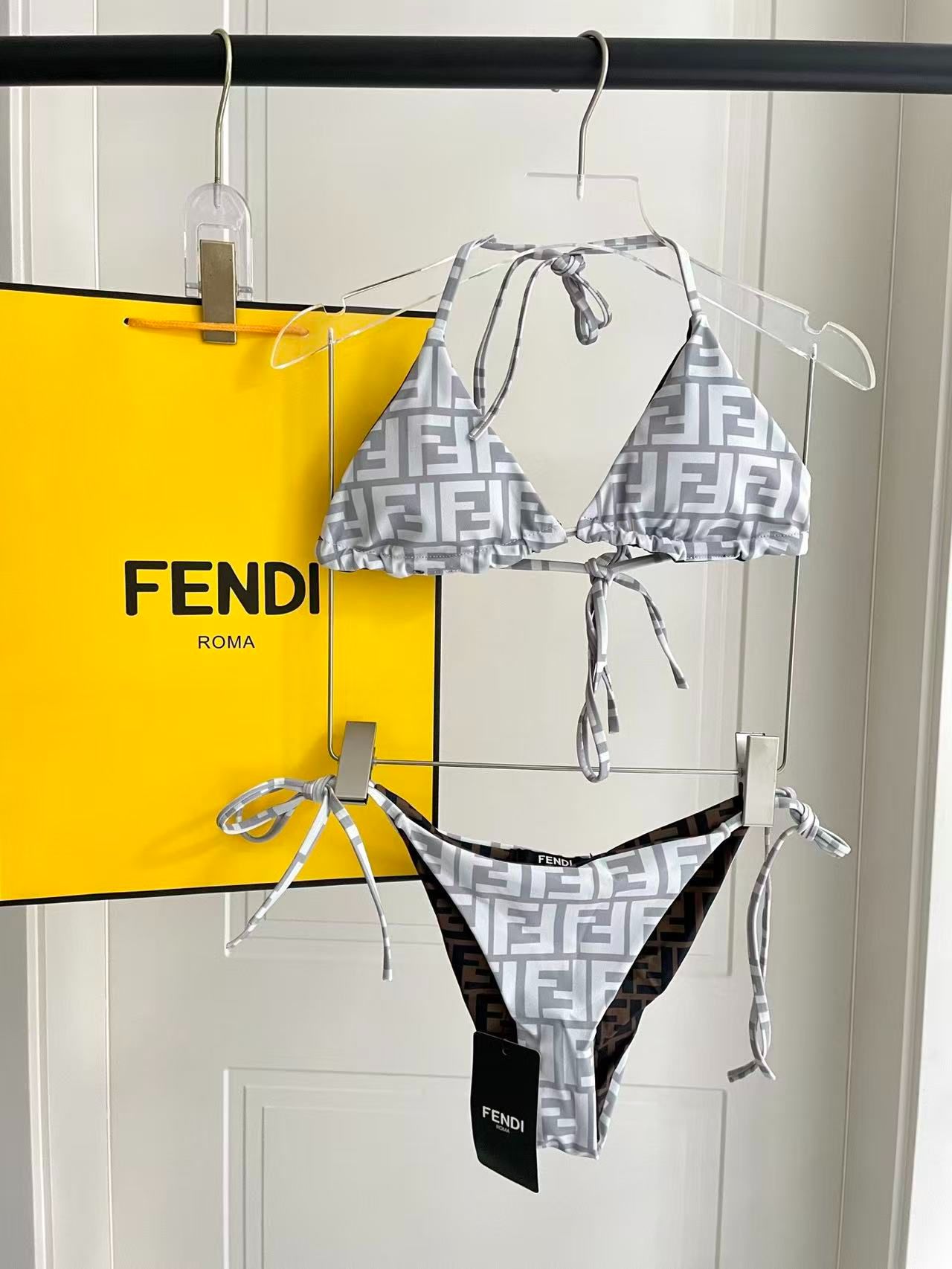 Triangel-Bikini mit FF-Logomuster Grau