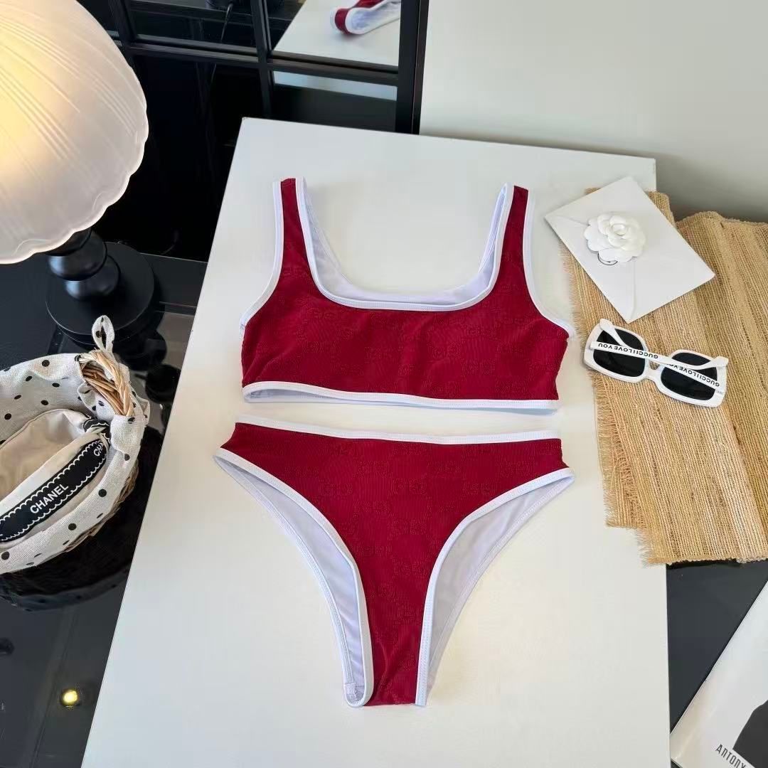 Bikini-Set mit GG-Monogramm im Sport-Stil Rot