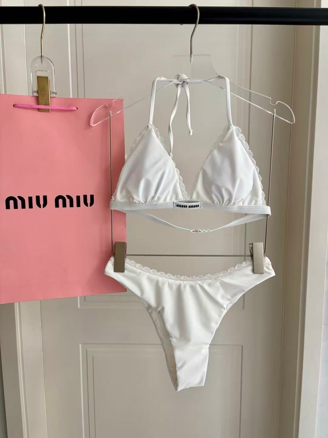 Bikini mit Besticktem Saum Weiß