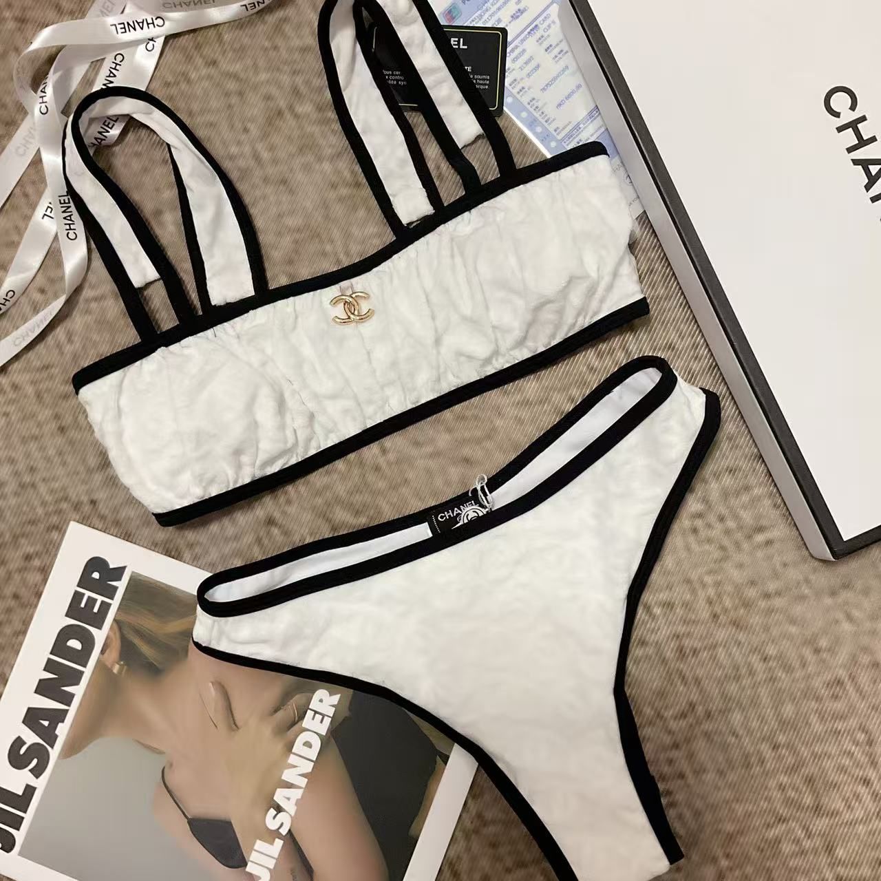Bralette-Bikini-Set Weiß mit schwarzem Besatz