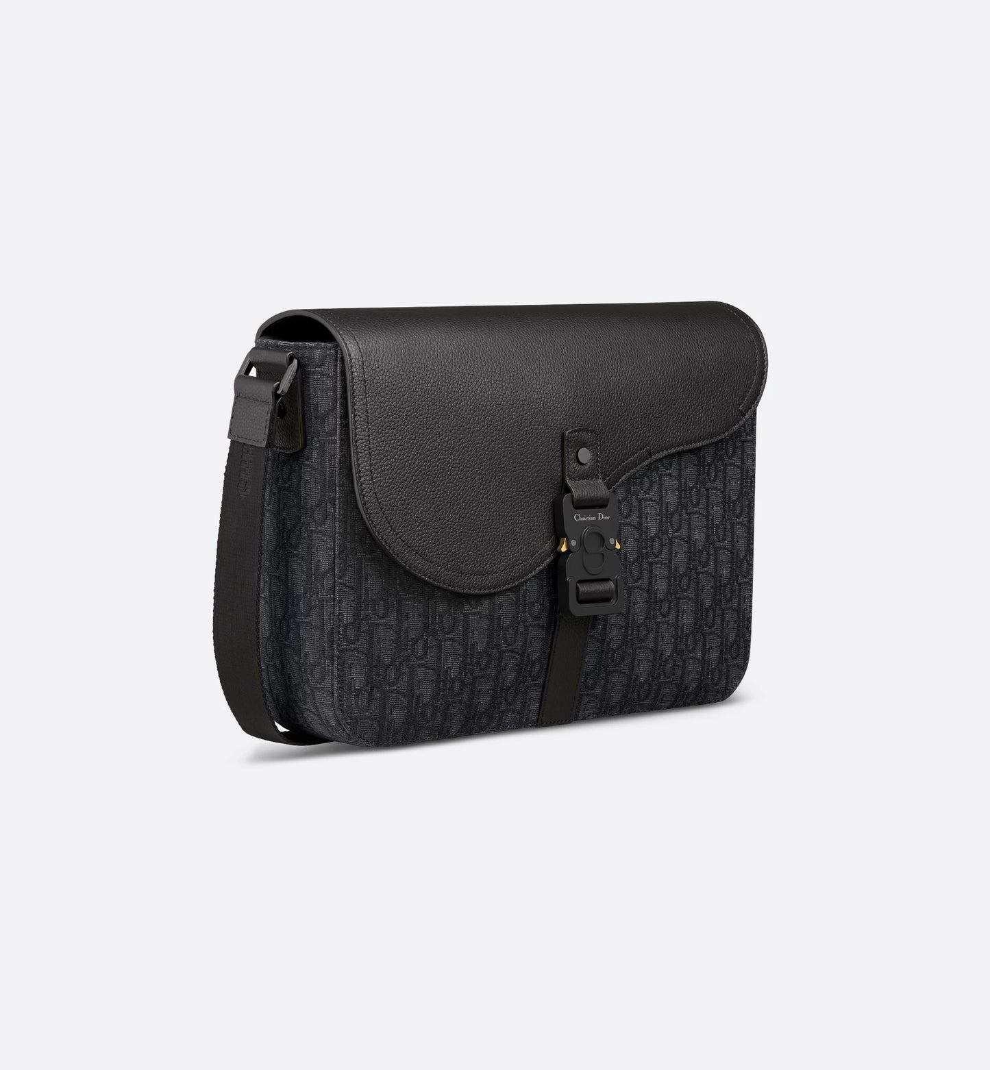 Saddle shoulder bag with flap black