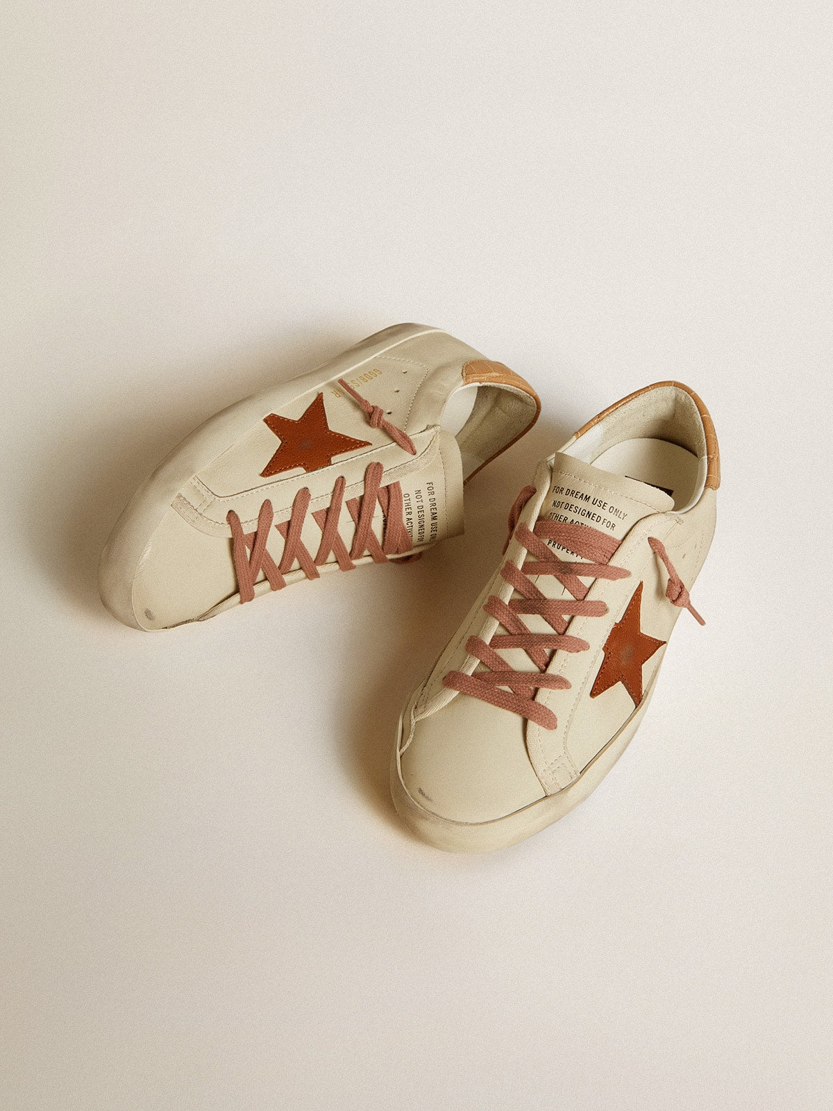 Super-Star with leather star and leather with crocodile print on the heel