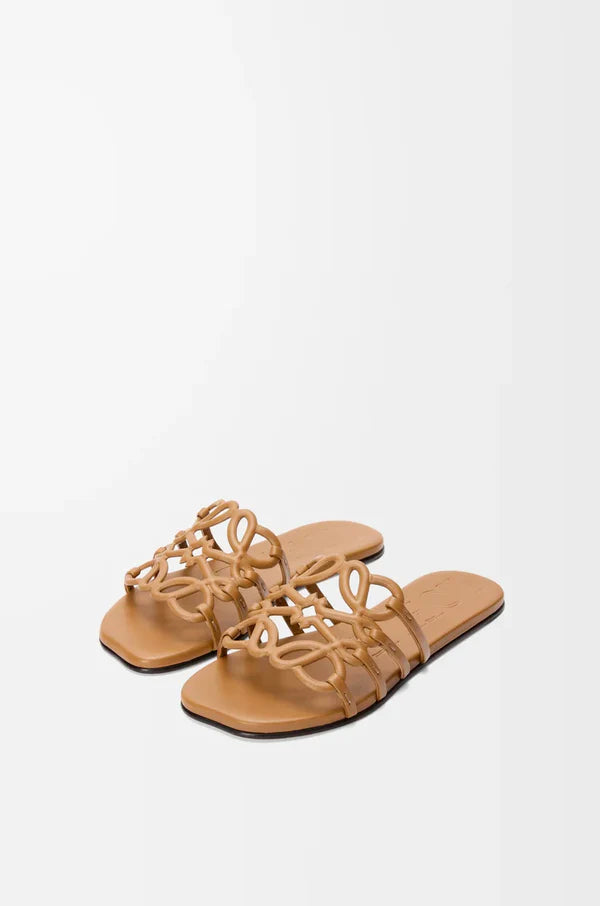 Slide Anagram Petal in soft leather Camel