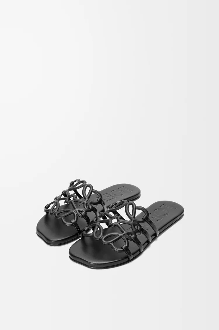 Slide Anagram Petal made of soft leather Black