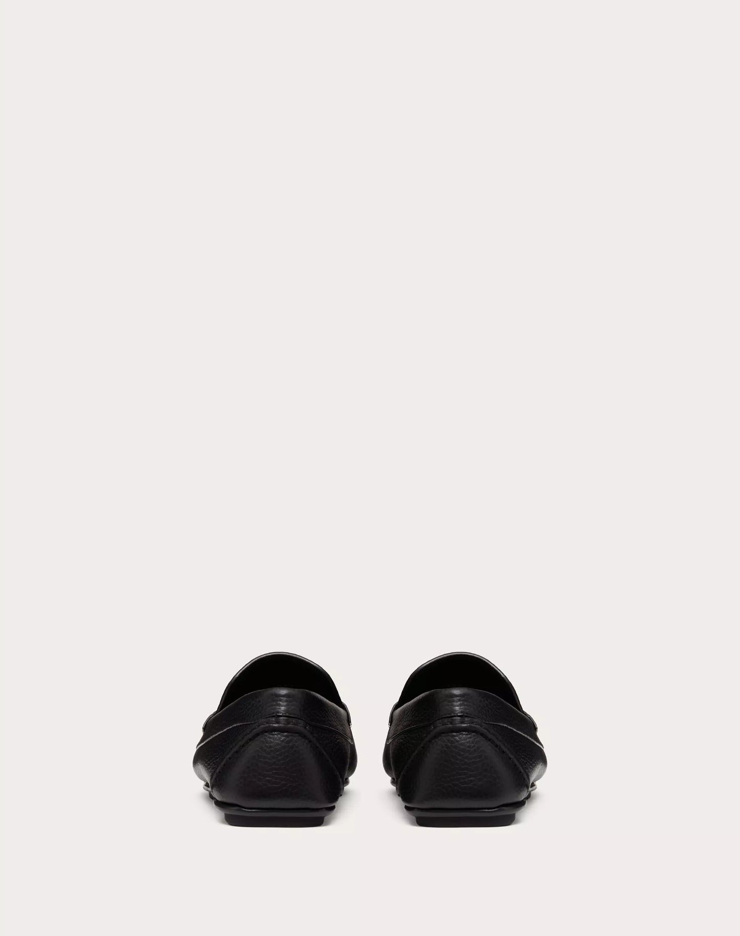 Driver Loafer VLogo Signature aus genarbtem Kalbsleder Schwarz