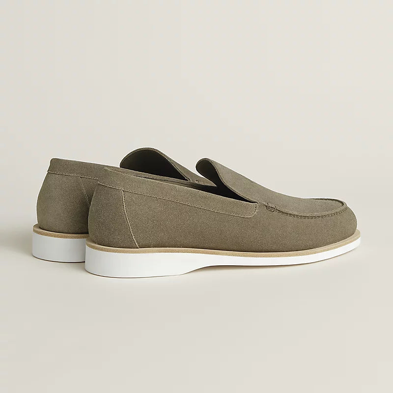 Low loafer in suede étoupe