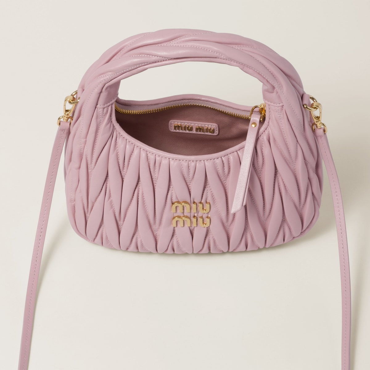 Hobo bag Wander small made of matelassed nappa leather in pink