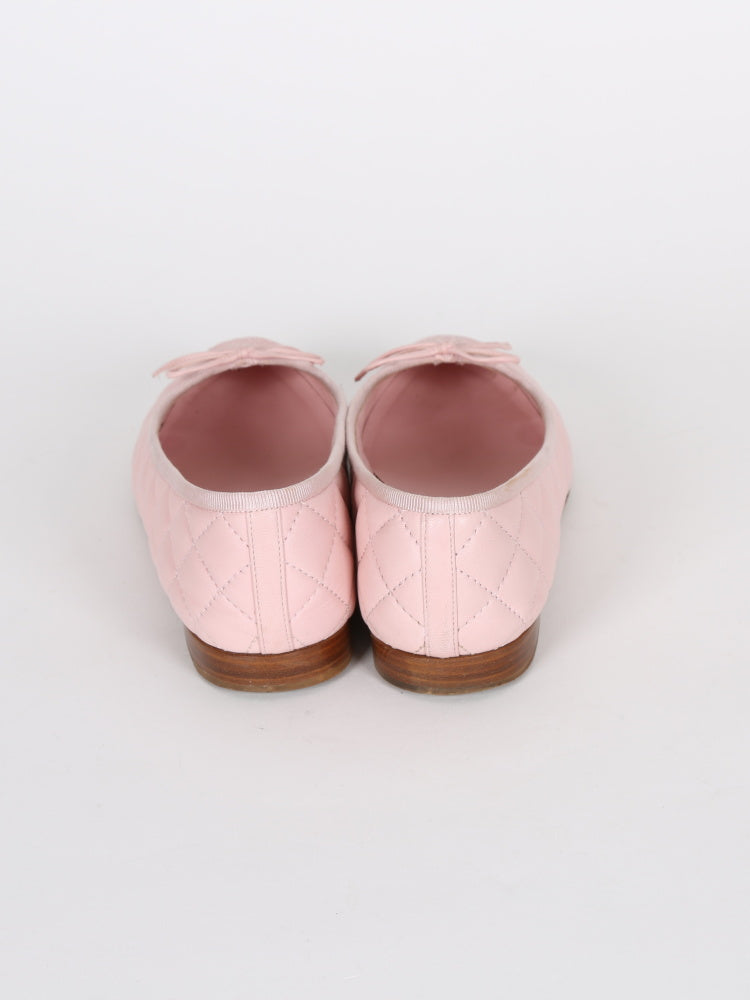 Rosa Ballerinas aus gestepptem Lammleder