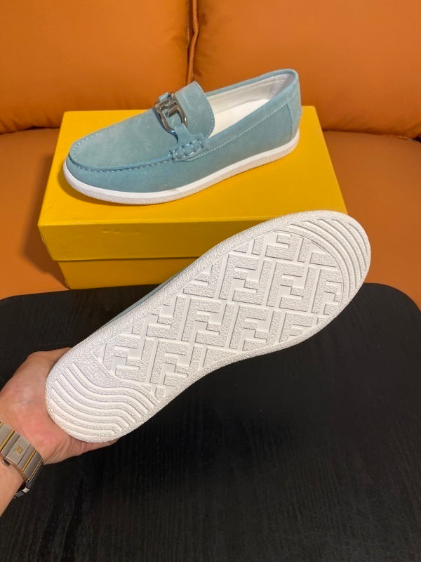 Moccasins with closure made of mint green suede