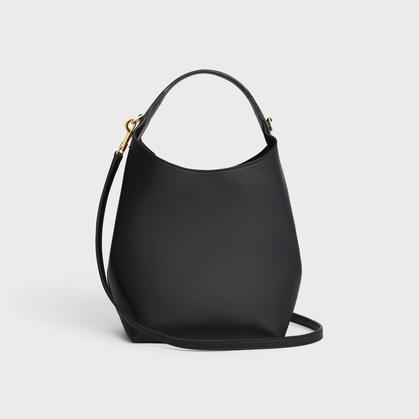 Kleine Hobo-Tasche aus weichem glattem Kalbsleder in Schwarz