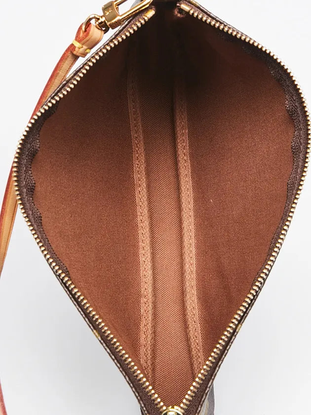 Monogram-Clutch aus Canvas
