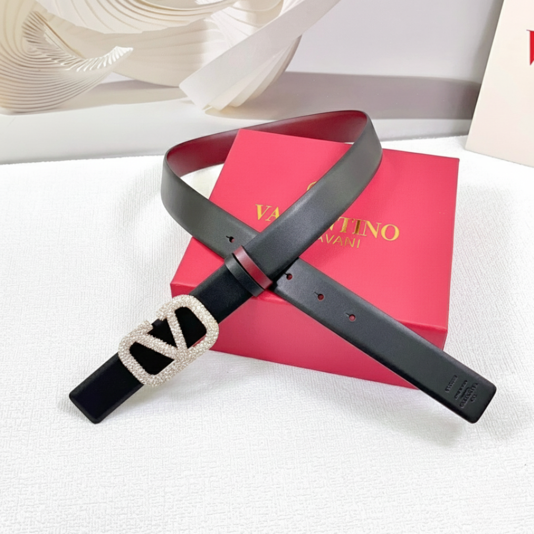 Reversible VLogo Signature belt in black, made of glossy calfskin with crystals