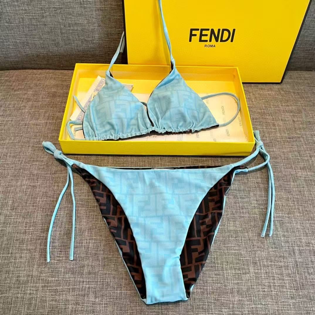 Triangel-Bikini mit FF-Logomuster Hellblau