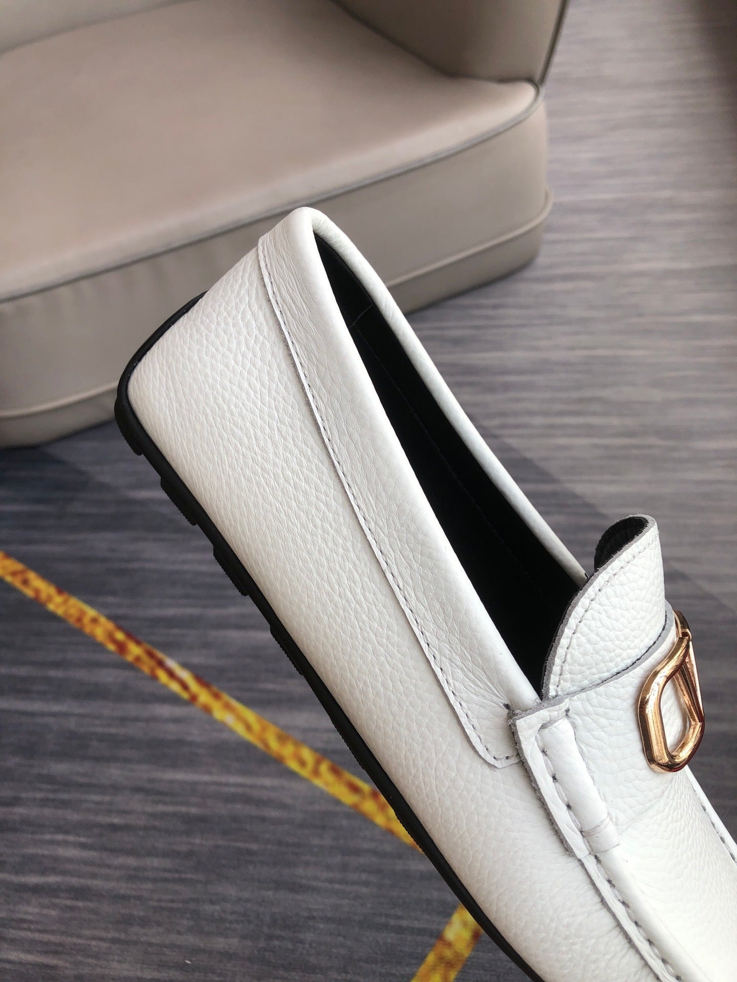 VLogo Signature Driving Shoes in white leather