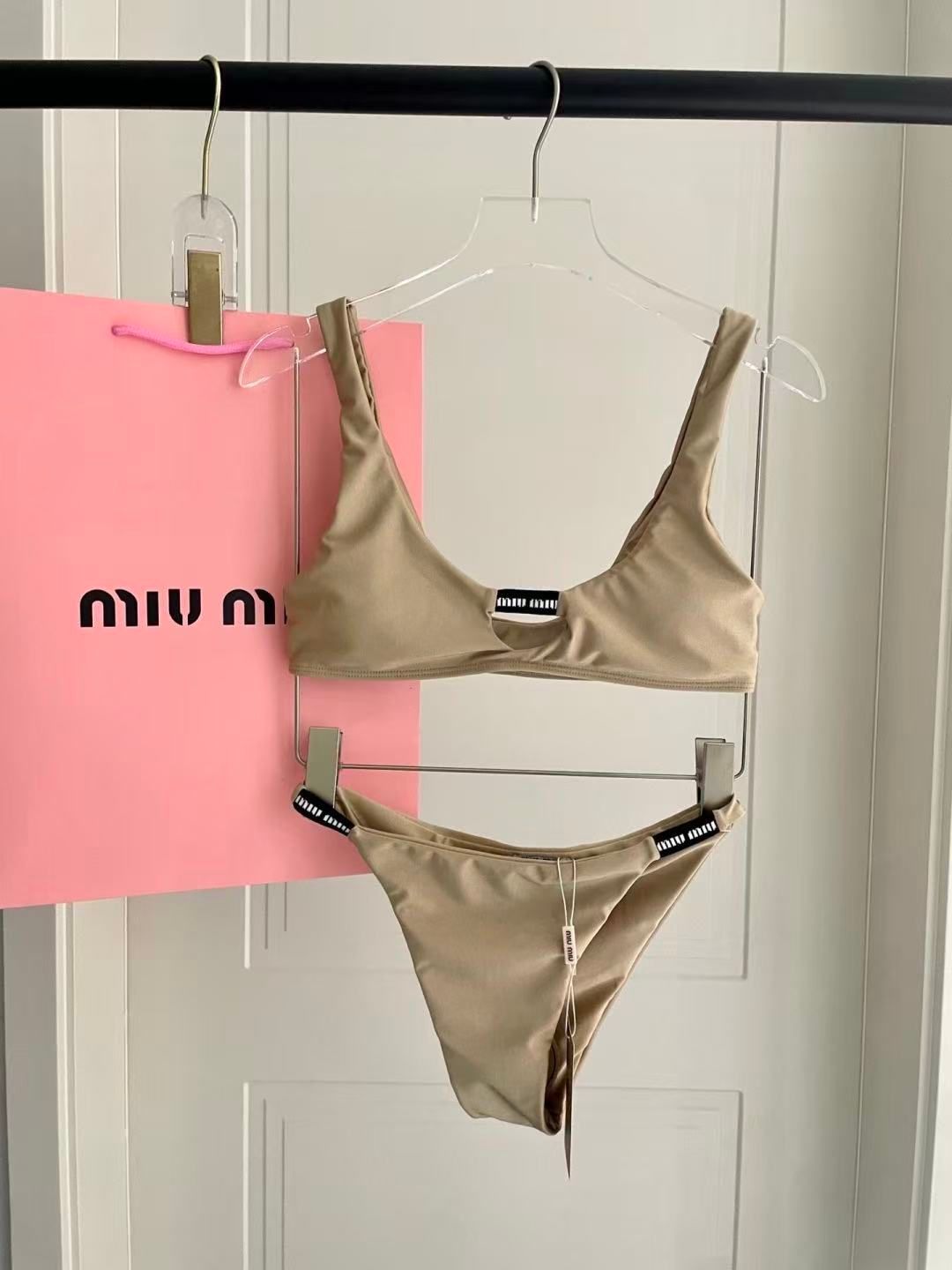 Einfarbiges Bikini-Set Sand