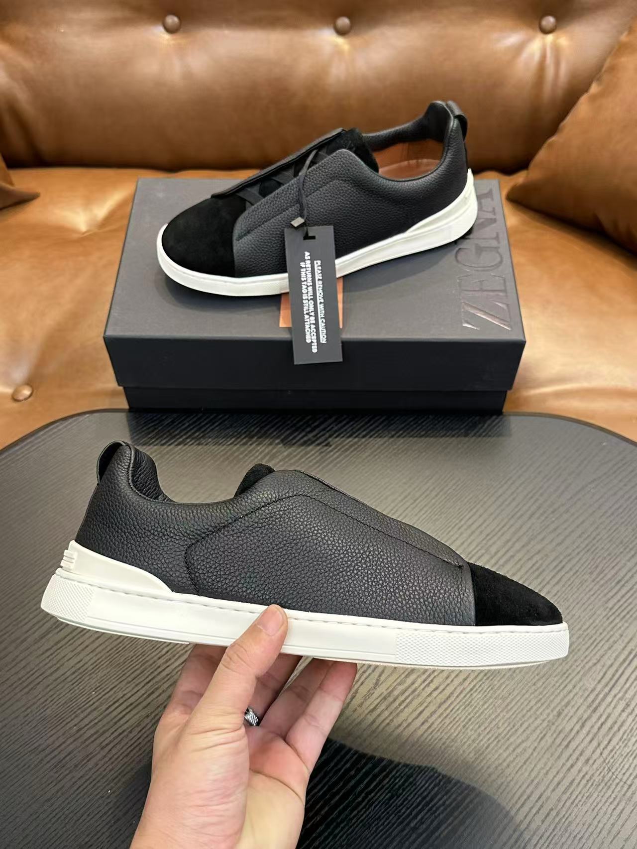 Schwarz/Weiß Triple Stitch SECONDSKIN Sneakers