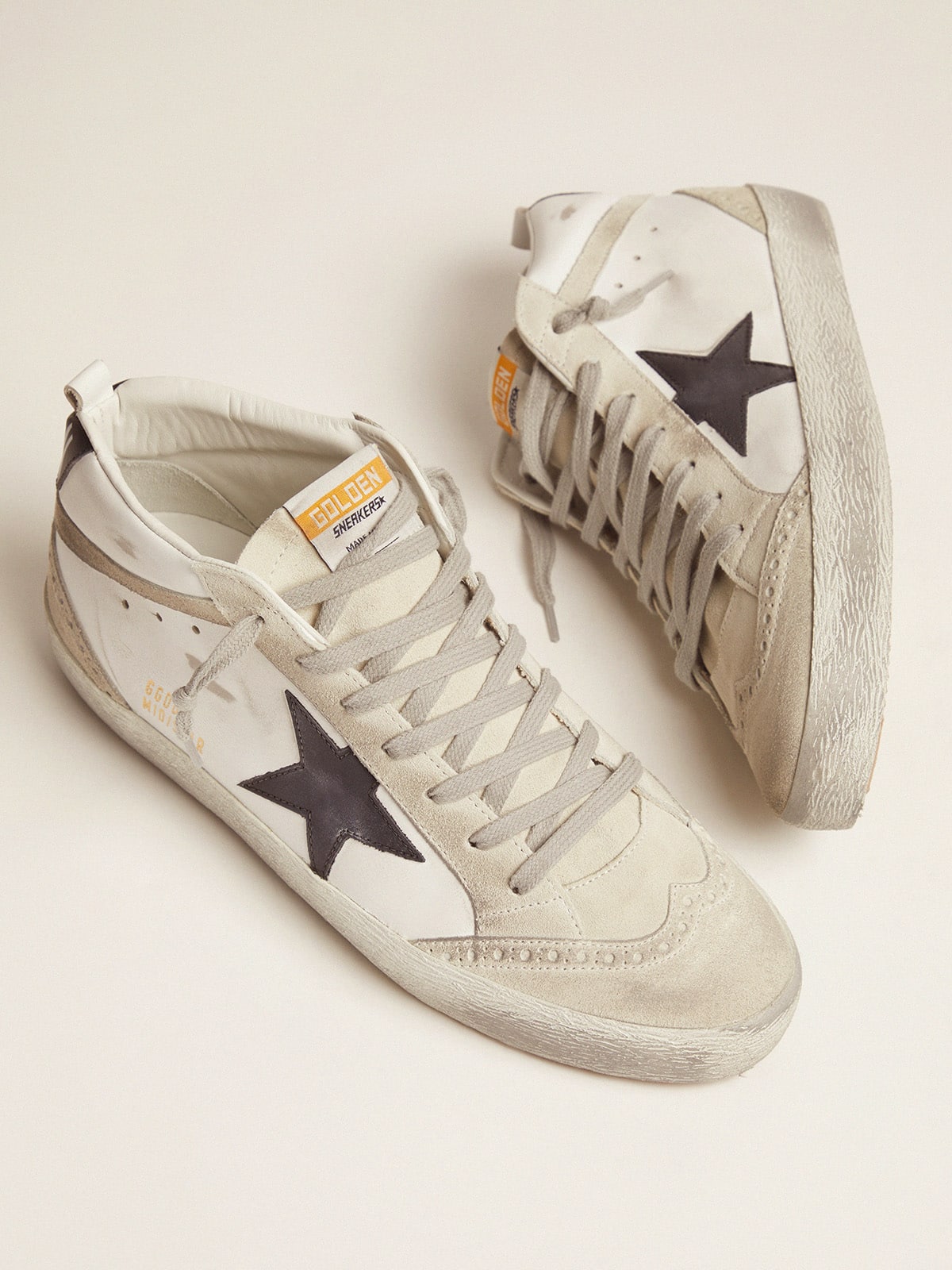 Mid Star white with black star