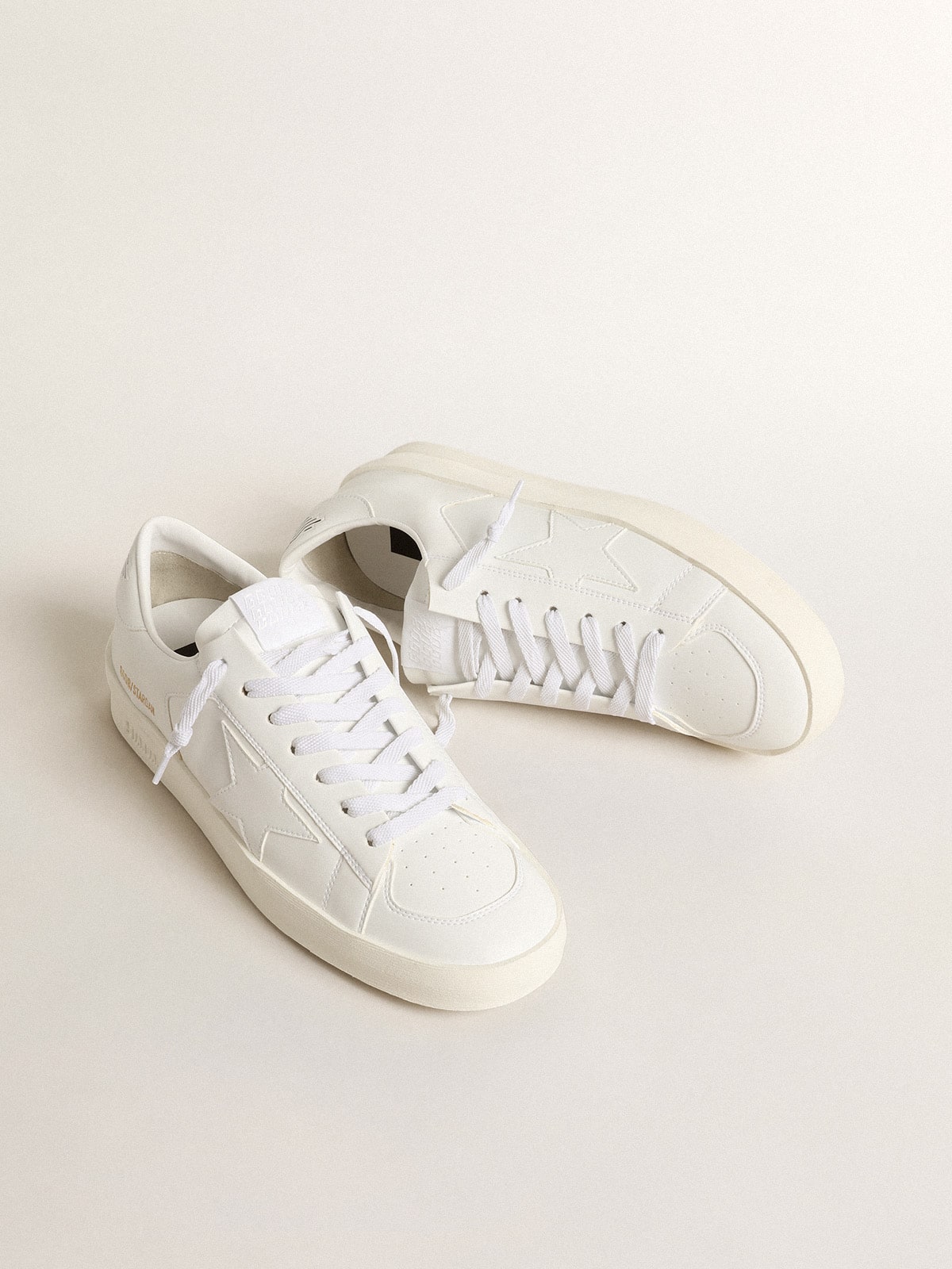 Stardan made of biomaterial with star and heel in white