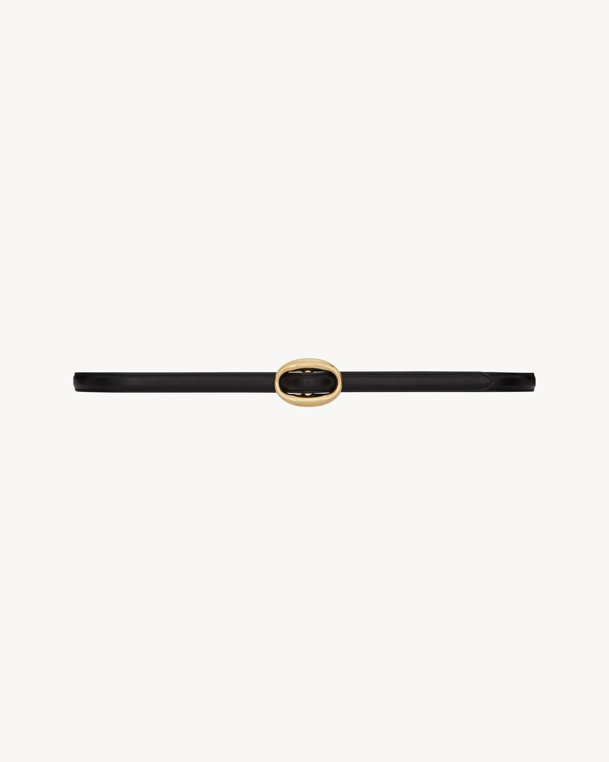 Narrow belt with oval buckle made of smooth leather in black