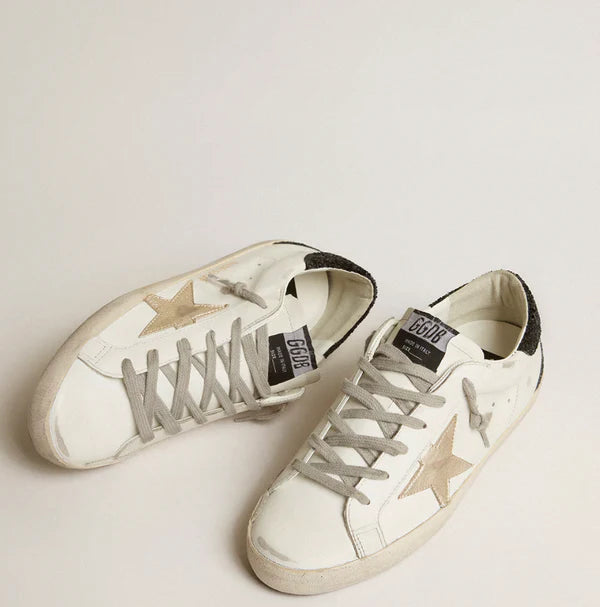 Super-Star with gold star and black glitter on the heel