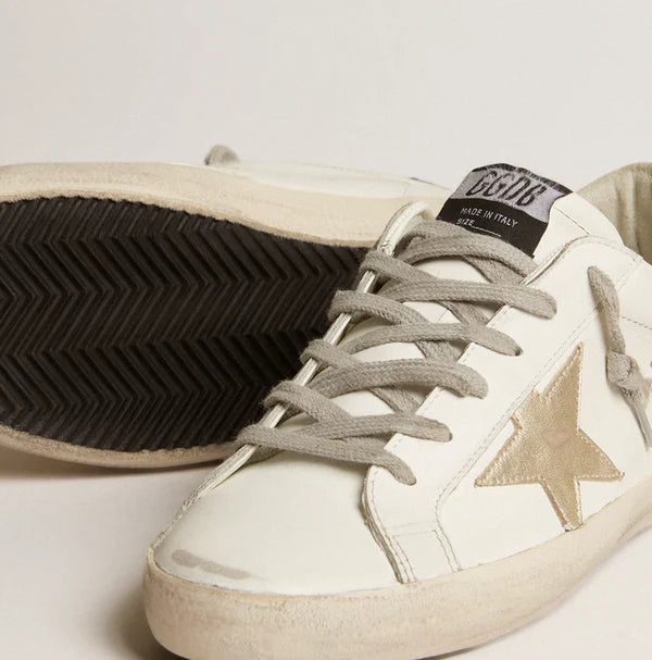 Super-Star with gold star and black glitter on the heel