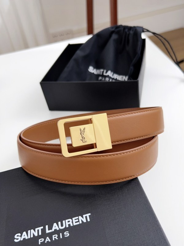 Gürtel LA 66 aus Leder mit goldener Schnalle und Cassandre-Logo