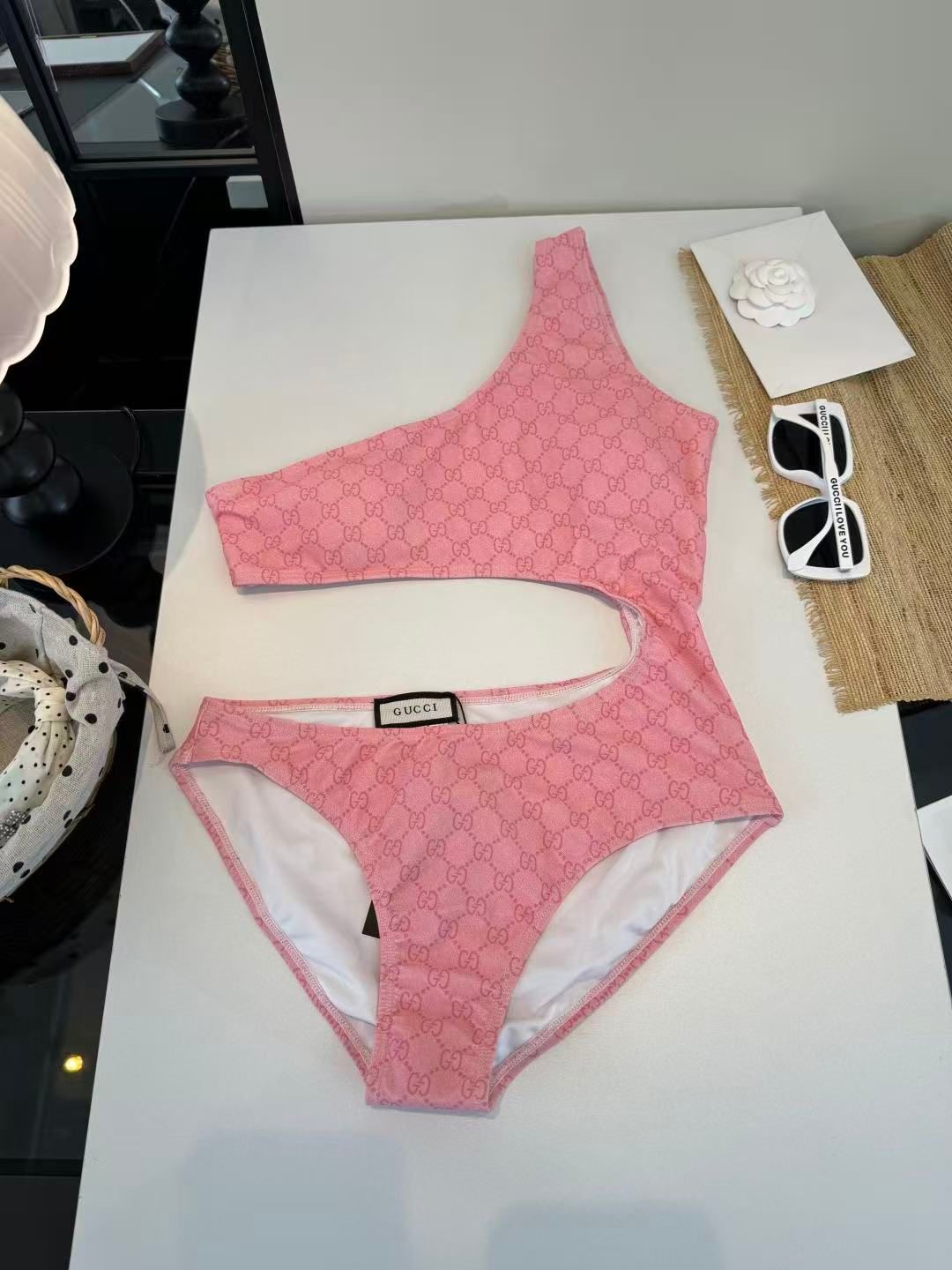 Asymmetrischer Badeanzug mit Cutout und GG-Monogramm Rosa