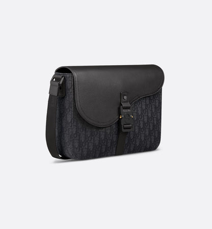 Saddle shoulder bag with flap black