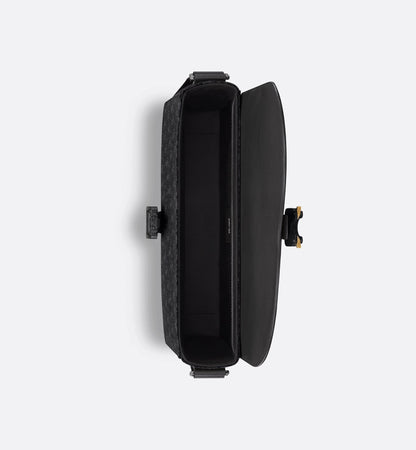 Saddle shoulder bag with flap black
