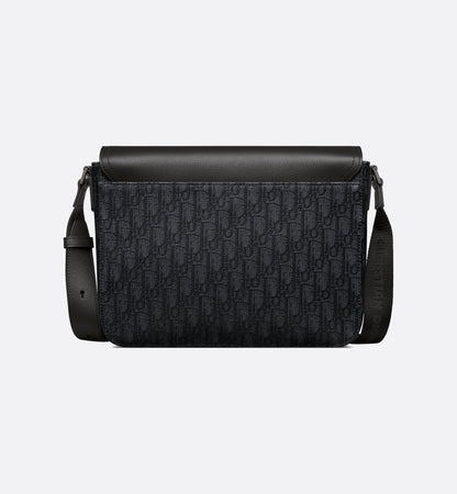 Saddle shoulder bag with flap black