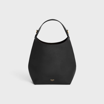 Kleine Hobo-Tasche aus weichem glattem Kalbsleder in Schwarz