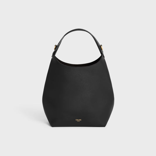 Kleine Hobo-Tasche aus weichem glattem Kalbsleder in Schwarz