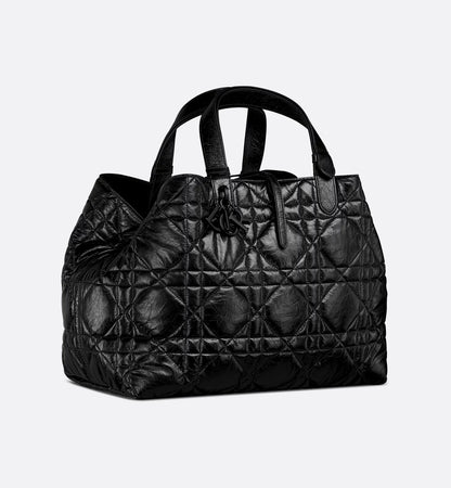 Toujours Medium bag in black crinkled calfskin with Macrocannage topstitching