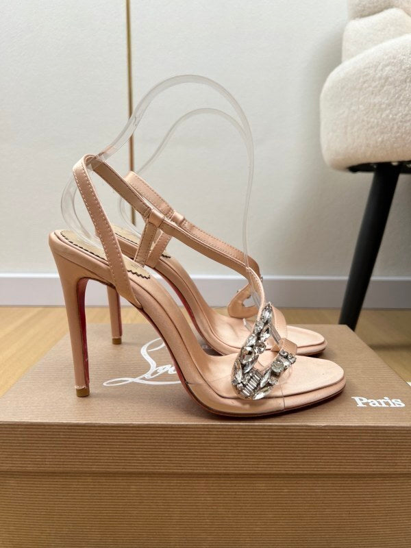 Loubigirl Chain 100 verzierte Ledersandalen beige