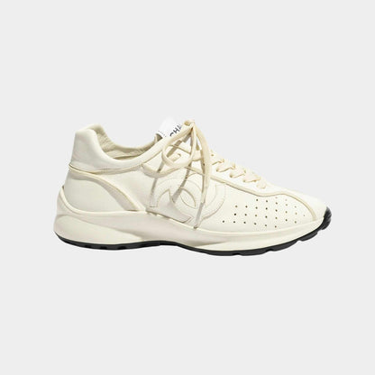 Sneaker aus weißem Leder