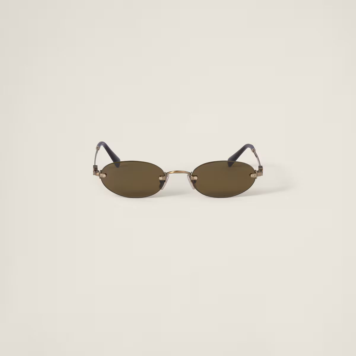 Sunglasses with oval lenses in lodge green