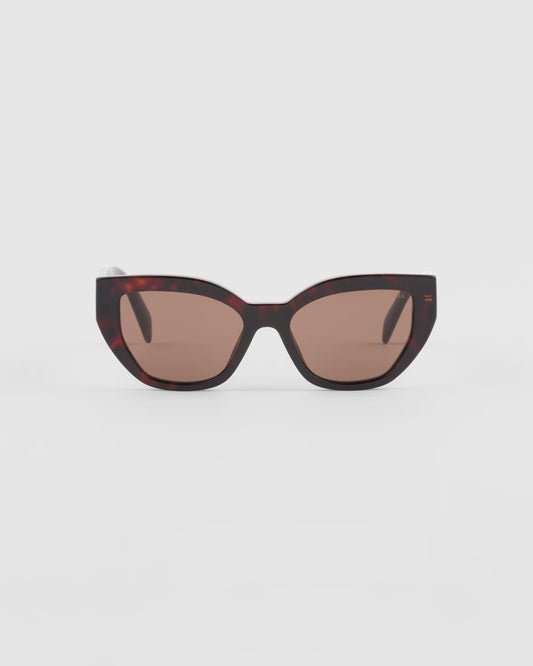 Cat-eye sunglasses with logo in coffee brown