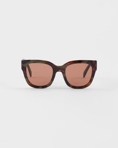 Sonnenbrille mit Logo und schokoladenfarbenen Gläsern