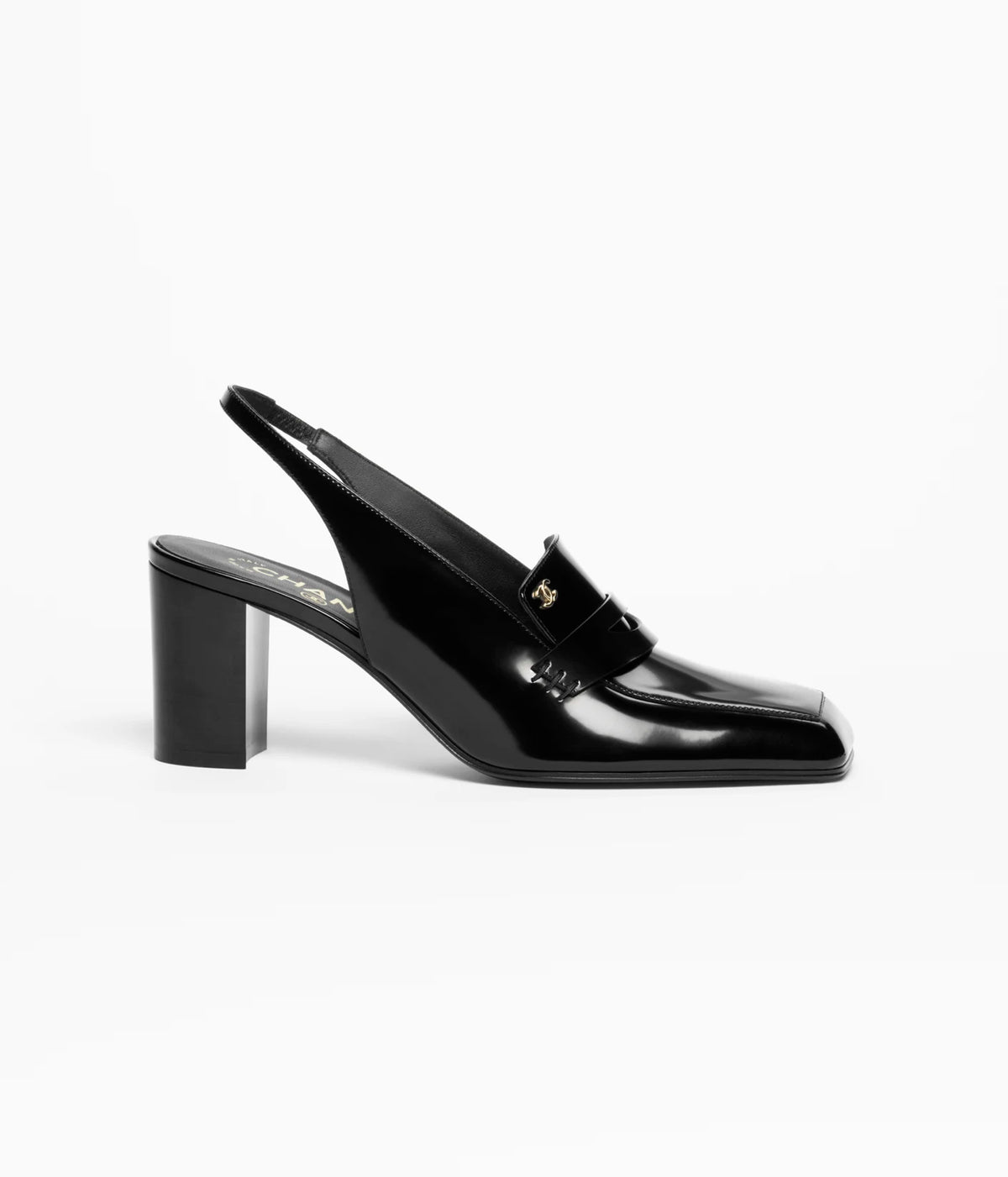 Schuhe mit Fersenriemen aus schwarzem, glänzendem Kalbsleder