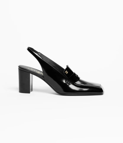Schuhe mit Fersenriemen aus schwarzem, glänzendem Kalbsleder
