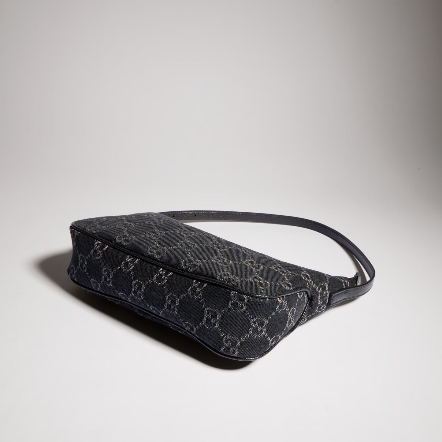 Kleine Lady Lunetta Schultertasche aus schwarzer GG Denim