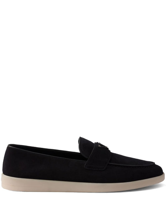 Suede slippers in black