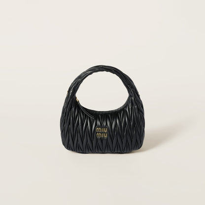 Hobo-Tasche Wander regulär aus matelassiertem Nappaleder in Schwarz