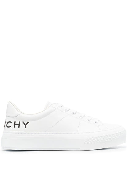 Low-Top-Sneakers aus Leder mit Logoprint in Weiß