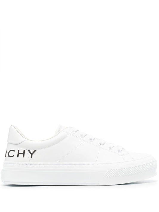 Low-top leather sneakers with logo print in white