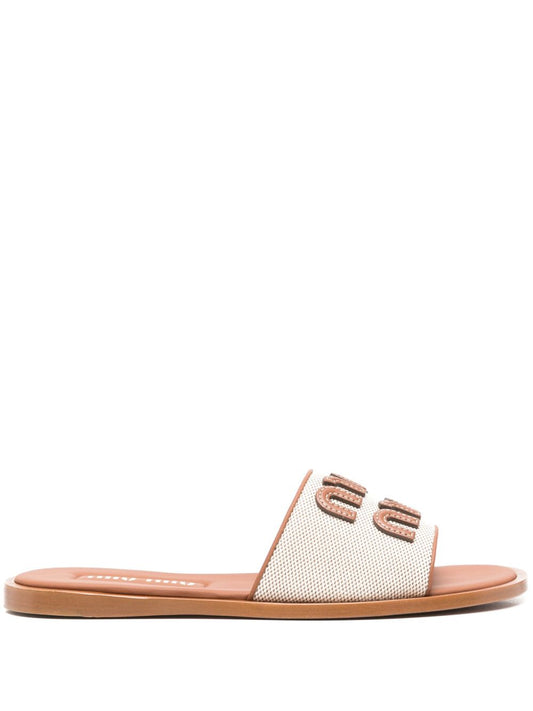 Sandals with applied logo in camel brown