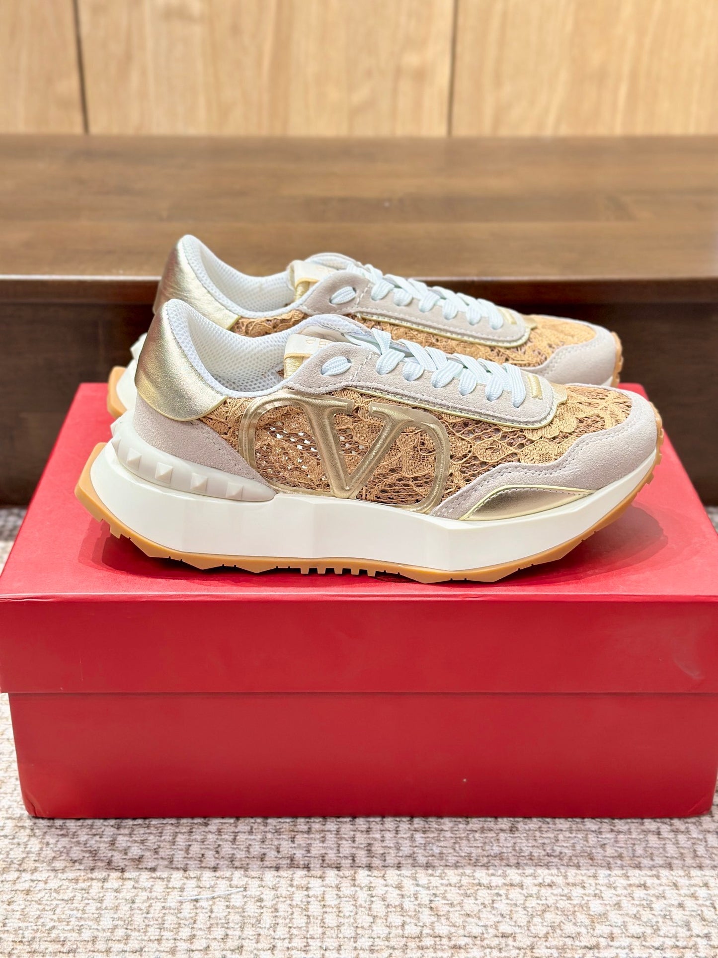 Lacerunner with suede trim Oro