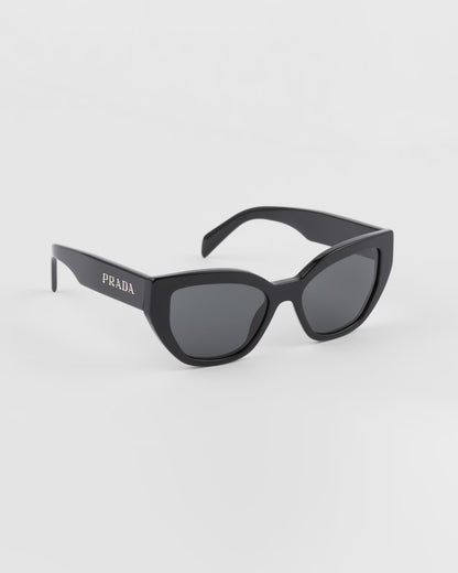 Cat-eye sunglasses with black logo