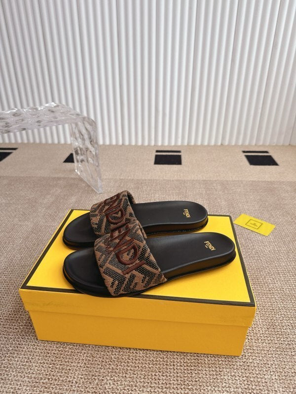 Flache Samt-Sandalen mit gesticktem Sunshine-Logo in Braun