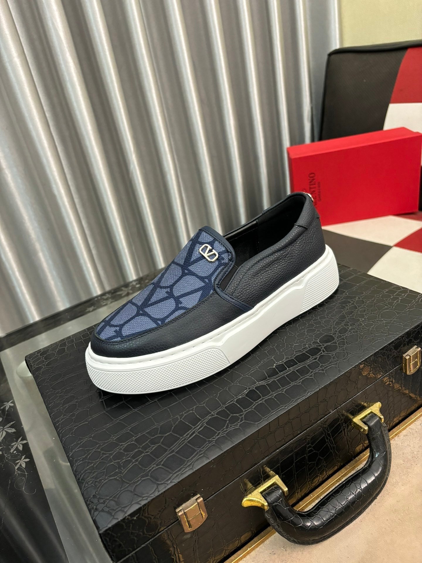 VLogo Wildleder-Loafer Blau
